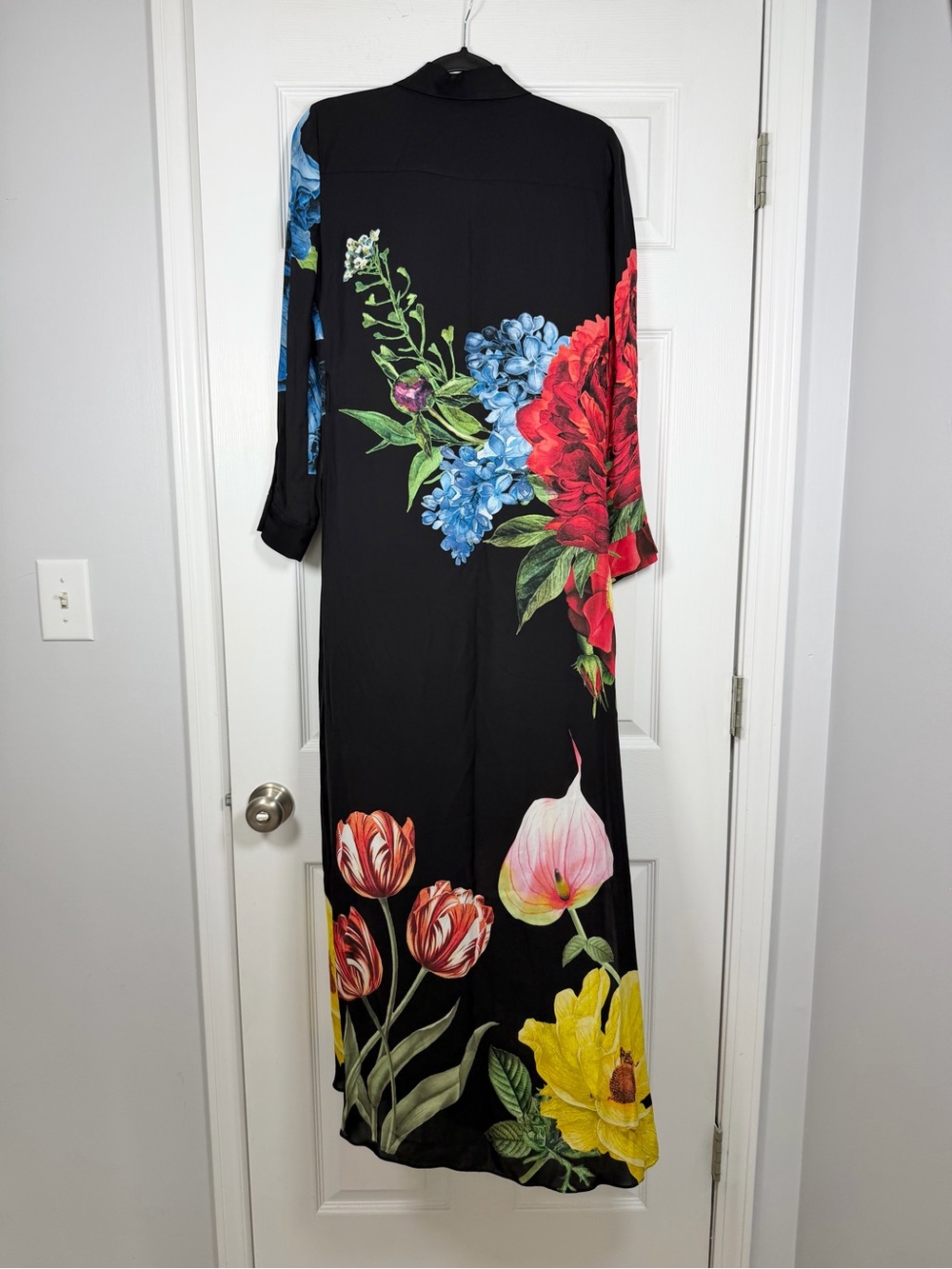 ALICE + OLIVIA Size XS • Maxi Shirt Dress Silk Blend Black Floral *No Belt*. - Picture 5 of 5
